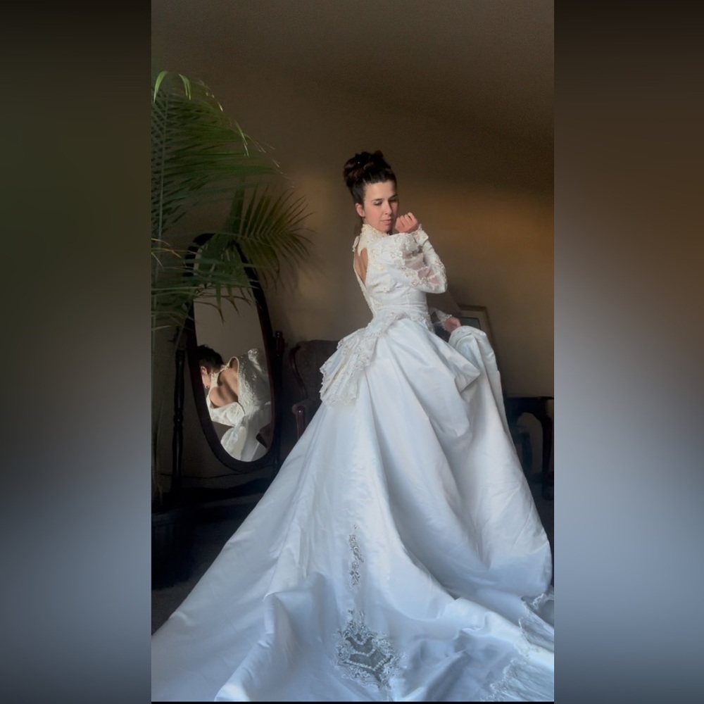 Vintage Elegant Beaded Wedding Gown